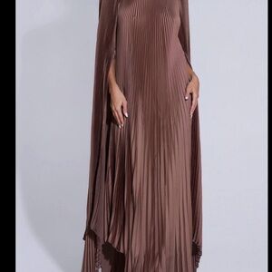 Chic Pleated Maxi Dress in Brown
